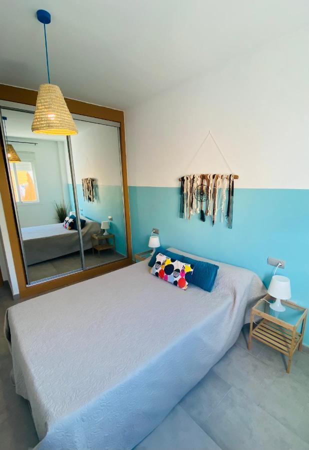 Apartamentos Chuita Playa Малага Екстериор снимка