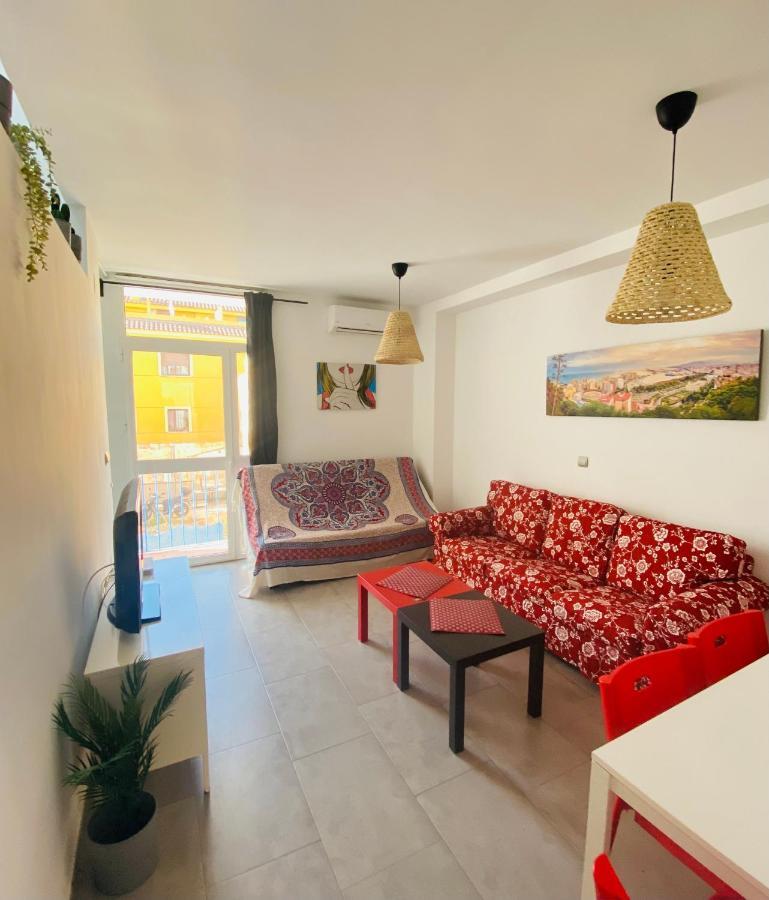Apartamentos Chuita Playa Малага Екстериор снимка