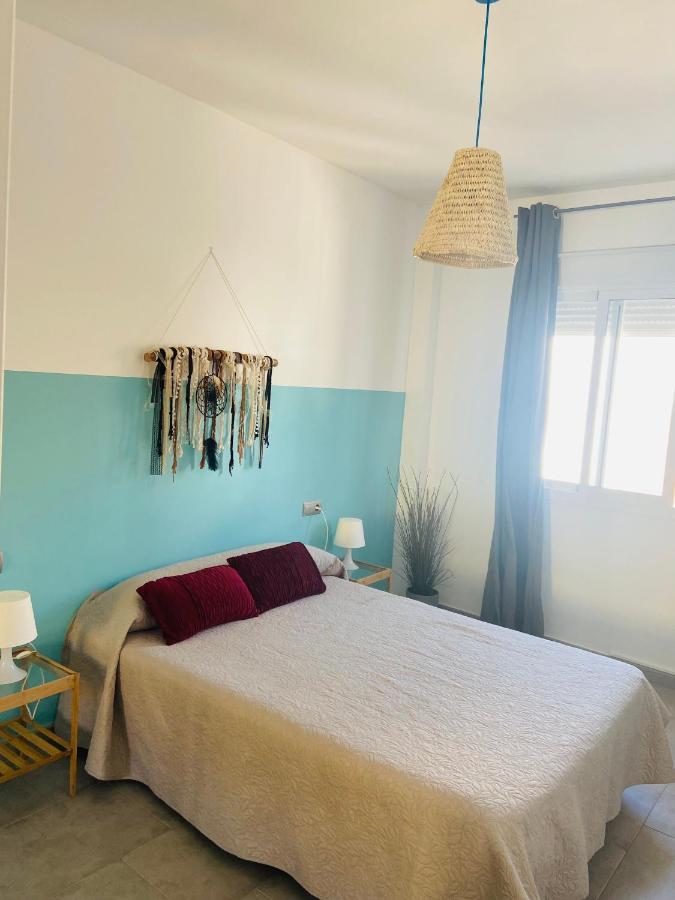 Apartamentos Chuita Playa Малага Екстериор снимка