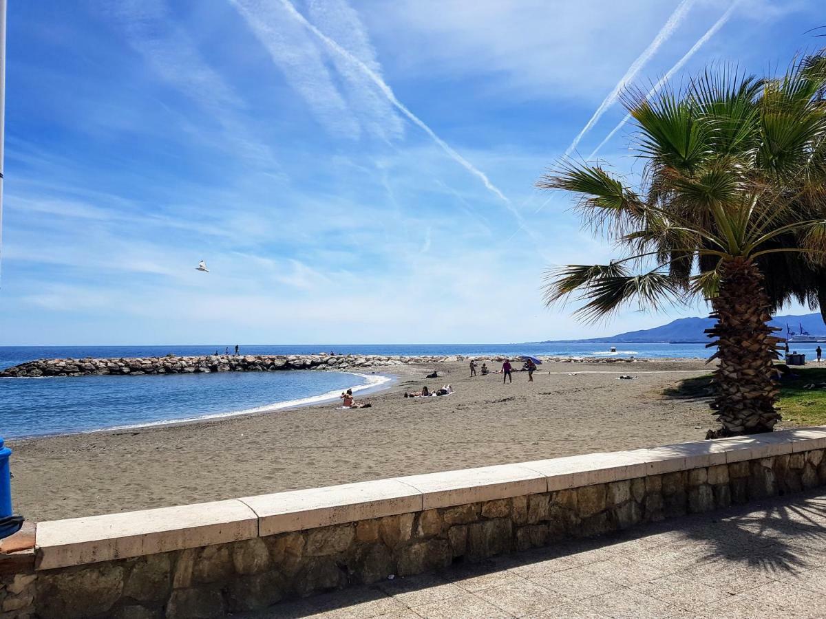 Apartamentos Chuita Playa Малага Екстериор снимка