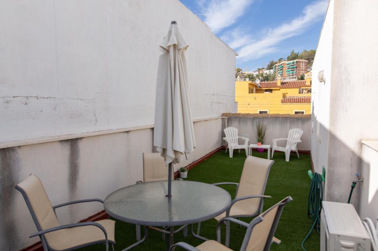 Apartamentos Chuita Playa Малага Екстериор снимка